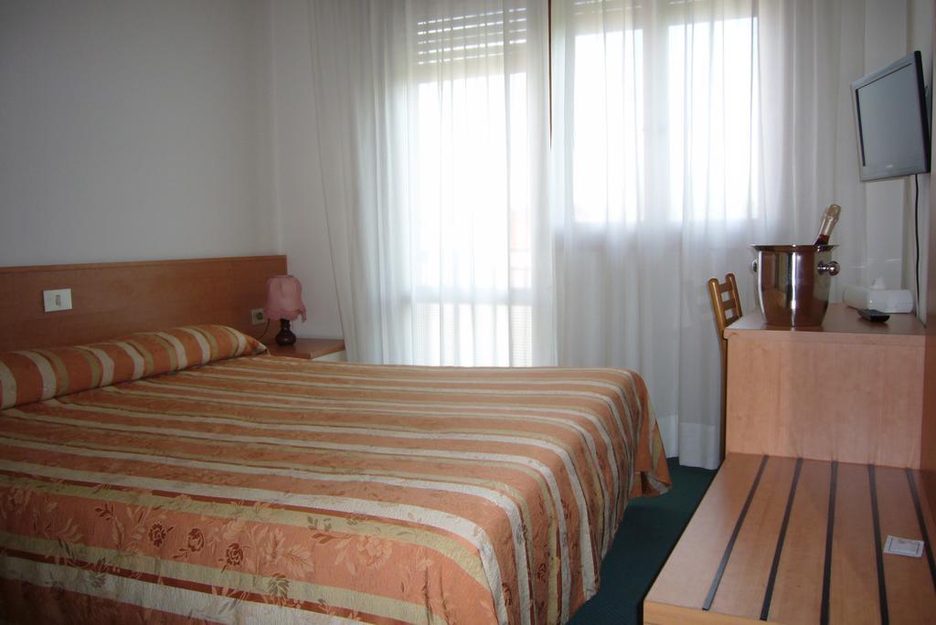 Hotel Kristall San Dona di Piave Ngoại thất bức ảnh